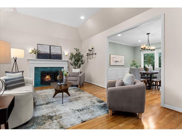5008 HARTFORD Pl, Lake Oswego, OR 97035