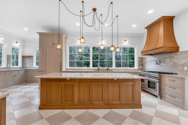 115 MOUNT PARAN Ridge, Atlanta, GA 30327