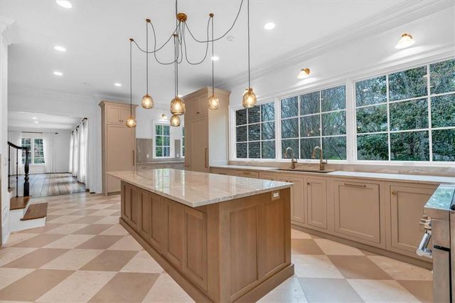 115 MOUNT PARAN Ridge, Atlanta, GA 30327