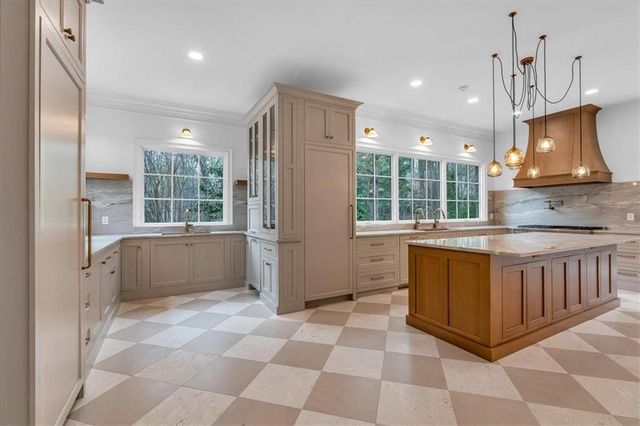 115 MOUNT PARAN Ridge, Atlanta, GA 30327