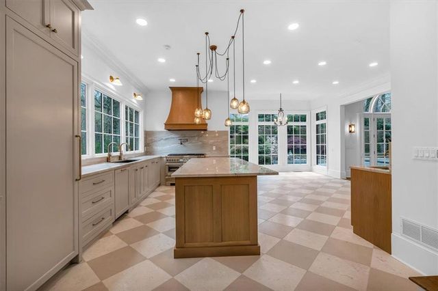 115 MOUNT PARAN Ridge, Atlanta, GA 30327