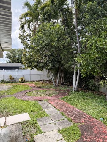 6613 Evergreen Dr B, Miramar, FL 33023