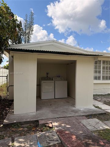 6613 Evergreen Dr B, Miramar, FL 33023