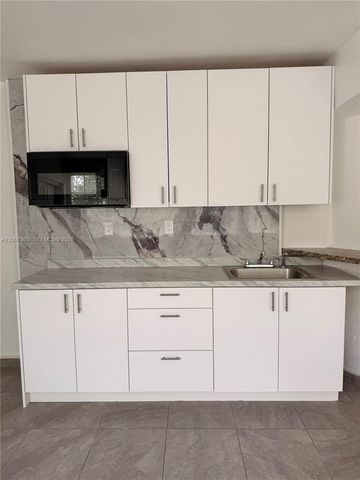 6613 Evergreen Dr B, Miramar, FL 33023