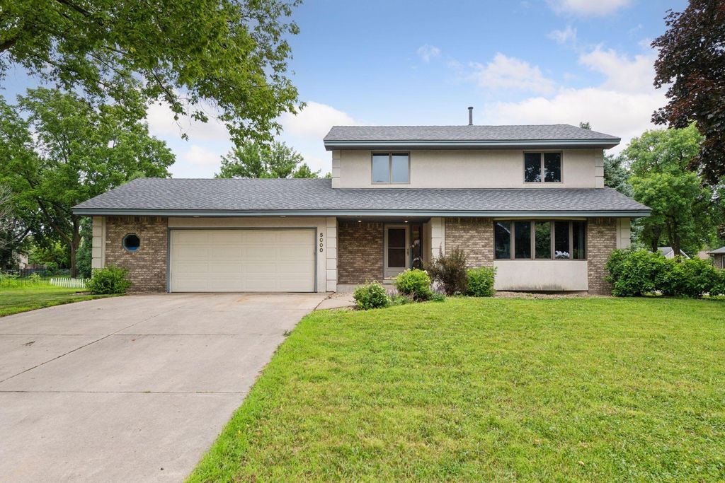 5000 Forestview Lane N, Plymouth, MN 55442