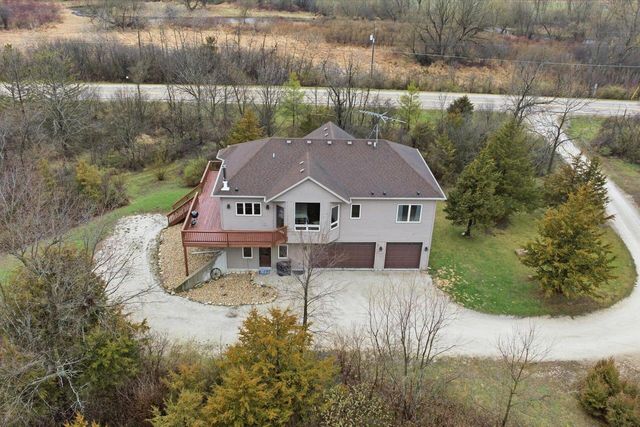 N7026 County Road DD, Burlington, WI 53105