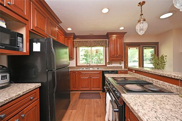 1065 Wilderness Bluff, Tipp City, OH 45371