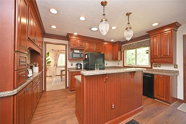 1065 Wilderness Bluff, Tipp City, OH 45371