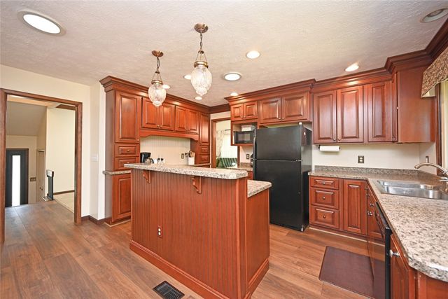 1065 Wilderness Bluff, Tipp City, OH 45371