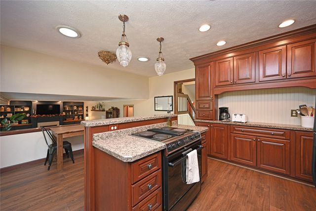 1065 Wilderness Bluff, Tipp City, OH 45371
