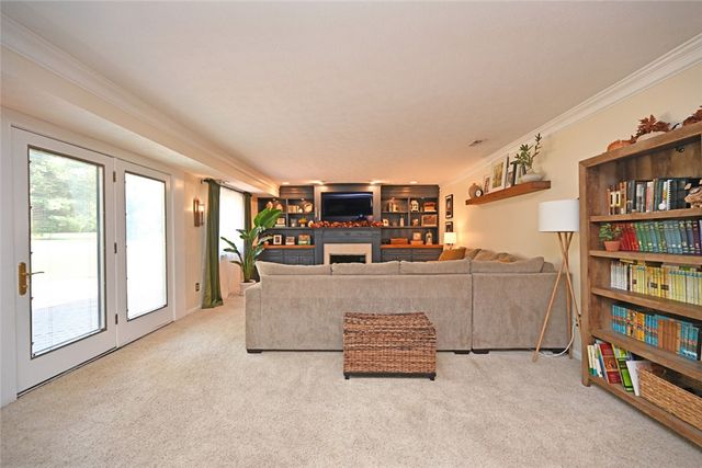 1065 Wilderness Bluff, Tipp City, OH 45371