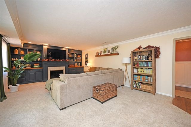 1065 Wilderness Bluff, Tipp City, OH 45371