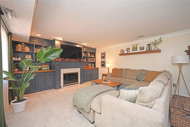 1065 Wilderness Bluff, Tipp City, OH 45371