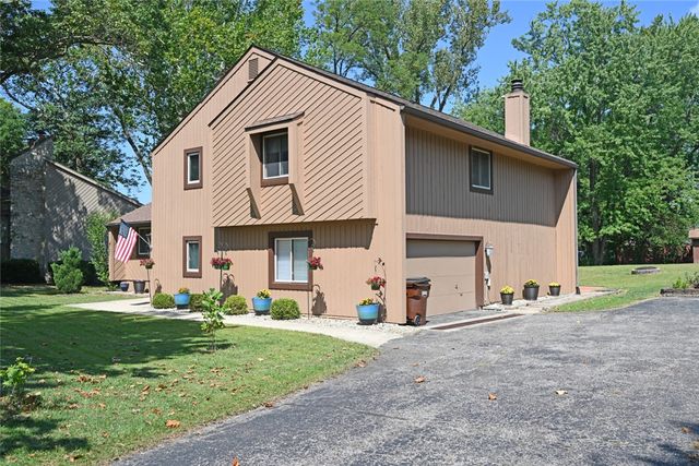 1065 Wilderness Bluff, Tipp City, OH 45371