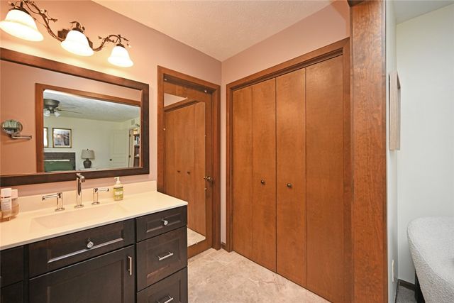 1065 Wilderness Bluff, Tipp City, OH 45371