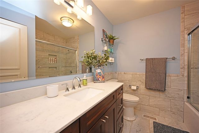 1065 Wilderness Bluff, Tipp City, OH 45371