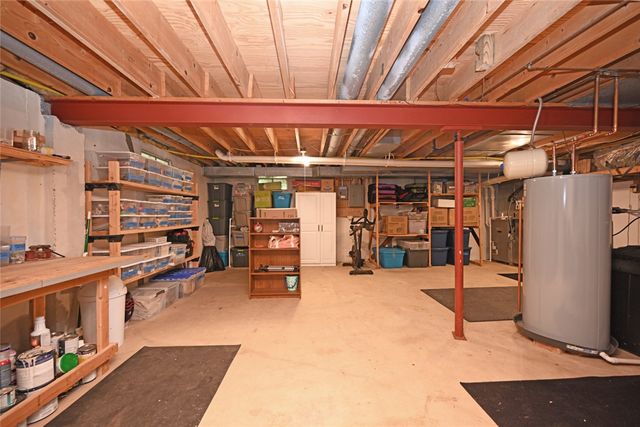 1065 Wilderness Bluff, Tipp City, OH 45371