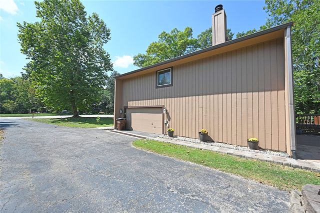 1065 Wilderness Bluff, Tipp City, OH 45371
