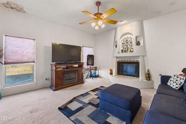 432 RIO ESTANCIA Drive, El Paso, TX 79932