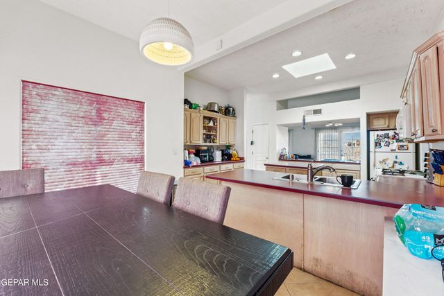 432 RIO ESTANCIA Drive, El Paso, TX 79932