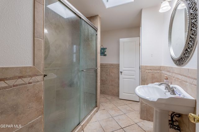 432 RIO ESTANCIA Drive, El Paso, TX 79932