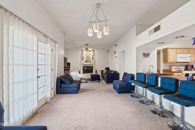 432 RIO ESTANCIA Drive, El Paso, TX 79932