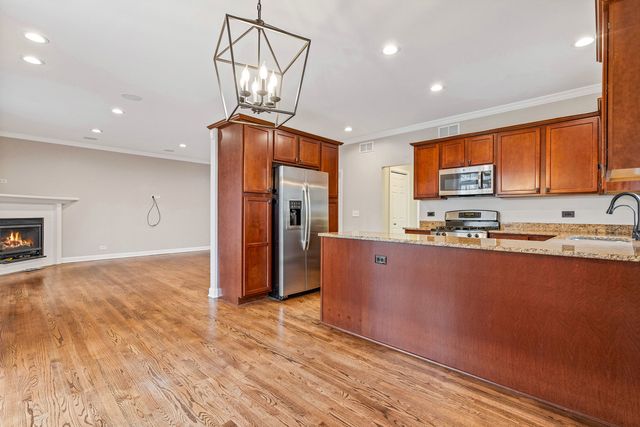 1432 E Katie Lane, Palatine, IL 60074