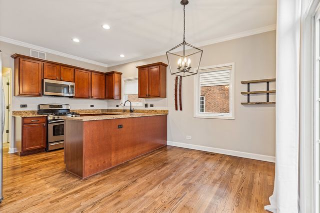 1432 E Katie Lane, Palatine, IL 60074