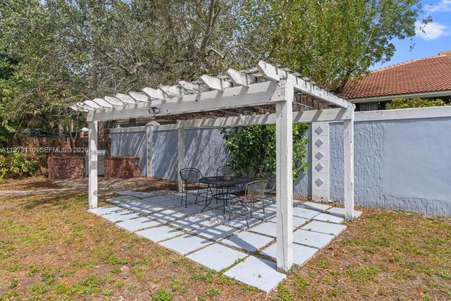 2286 NW 81st Ave, Sunrise, FL 33322