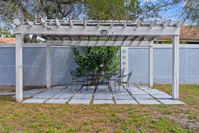 2286 NW 81st Ave, Sunrise, FL 33322