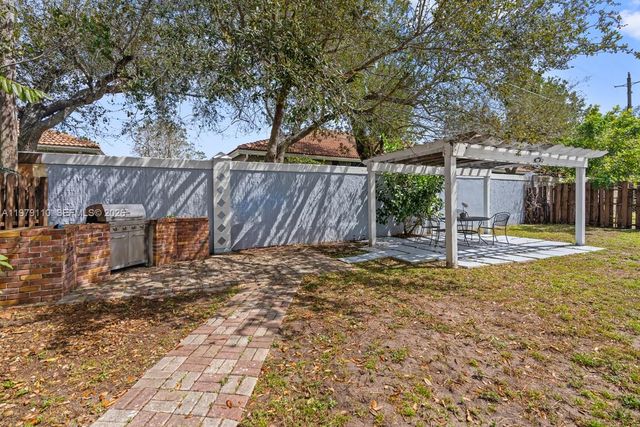 2286 NW 81st Ave, Sunrise, FL 33322