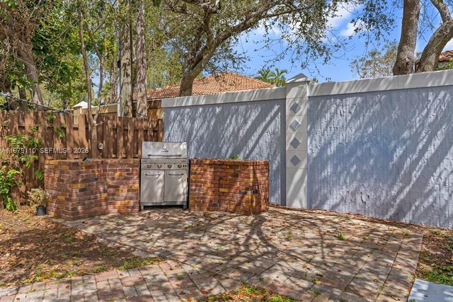 2286 NW 81st Ave, Sunrise, FL 33322