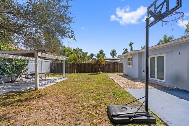 2286 NW 81st Ave, Sunrise, FL 33322