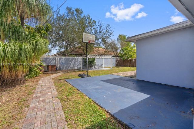 2286 NW 81st Ave, Sunrise, FL 33322