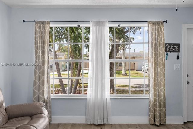 2286 NW 81st Ave, Sunrise, FL 33322