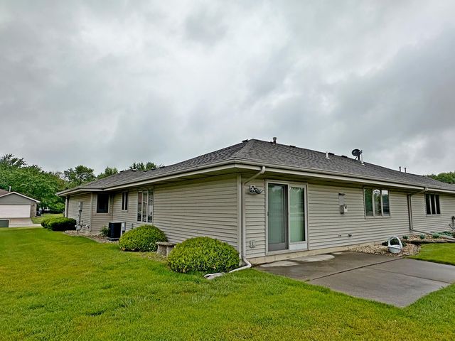 563 Hidden Oak Drive, Hobart, IN 46342