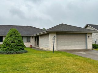 563 Hidden Oak Drive, Hobart, IN 46342