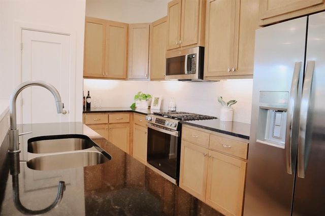 525 Wimbledon Road, Edmond, OK 73003