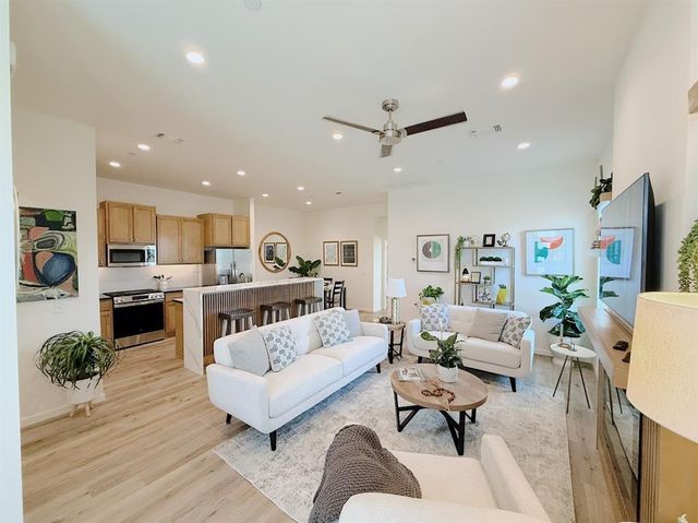 525 Wimbledon Road, Edmond, OK 73003