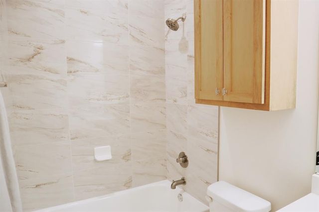 525 Wimbledon Road, Edmond, OK 73003