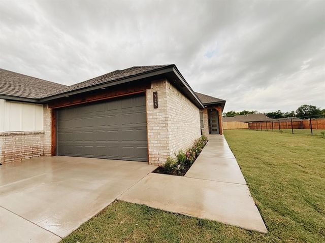 525 Wimbledon Road, Edmond, OK 73003