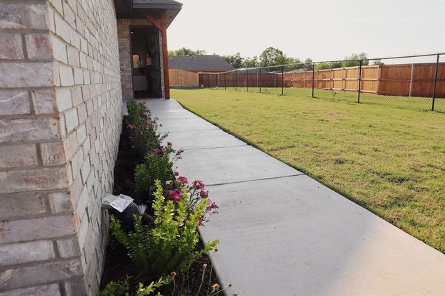 525 Wimbledon Road, Edmond, OK 73003