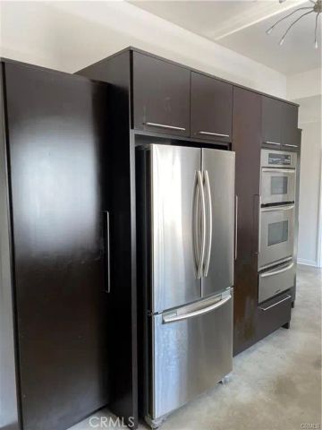 1138 S Stanley Avenue, Los Angeles, CA 90019