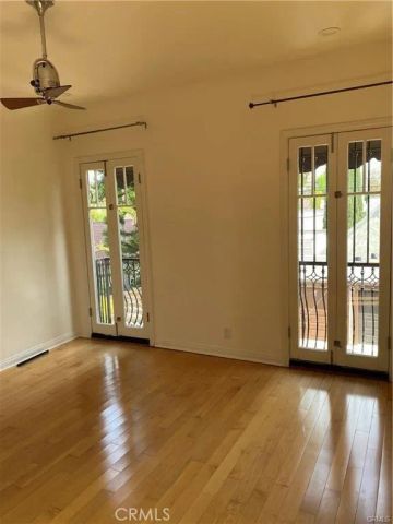1138 S Stanley Avenue, Los Angeles, CA 90019