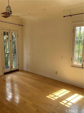1138 S Stanley Avenue, Los Angeles, CA 90019