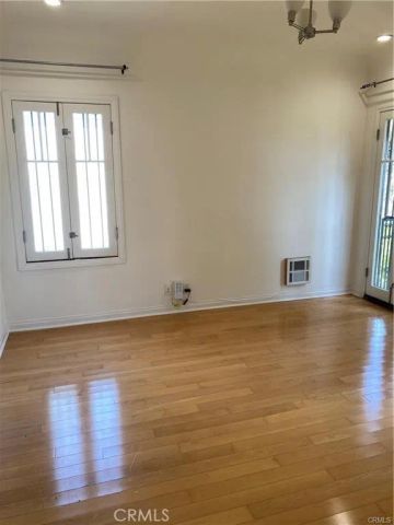 1138 S Stanley Avenue, Los Angeles, CA 90019