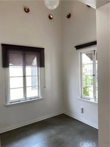 1138 S Stanley Avenue, Los Angeles, CA 90019