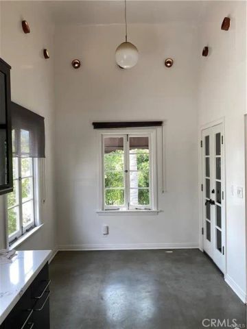 1138 S Stanley Avenue, Los Angeles, CA 90019