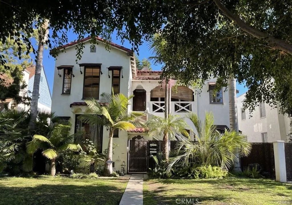 1138 S Stanley Avenue, Los Angeles, CA 90019