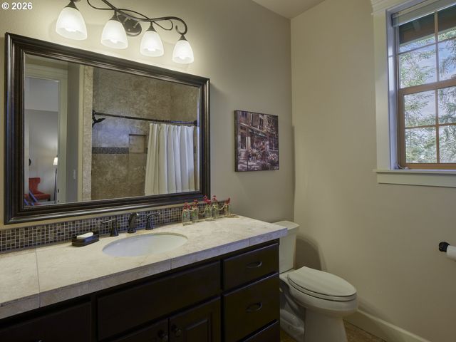 8000 Ne 211TH Ave, Vancouver, WA 98682